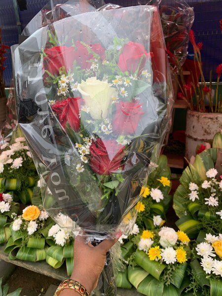 Bouquet de Roses Éclatantes