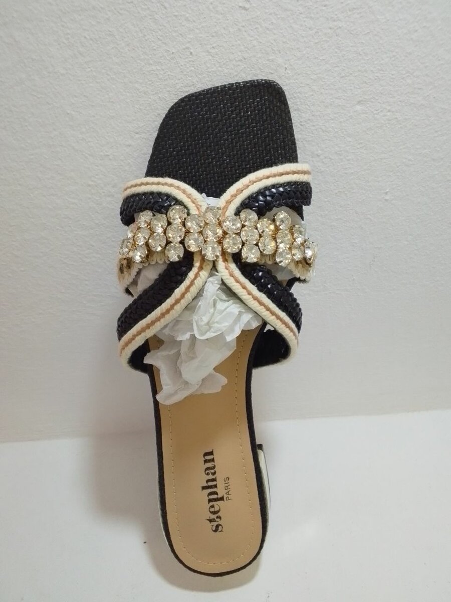 Sandales élégantes avec strass