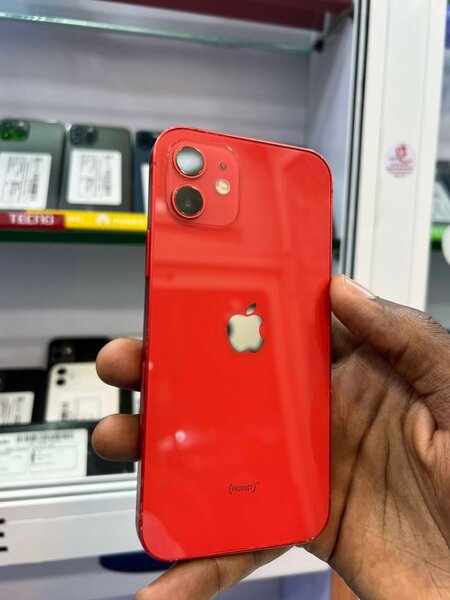 iPhone rouge 128Go débloqué