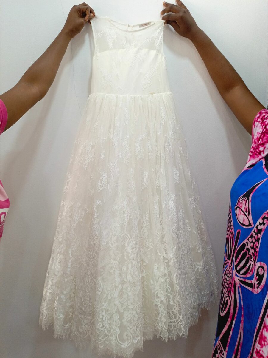 9/10 robe en dentelle élégante