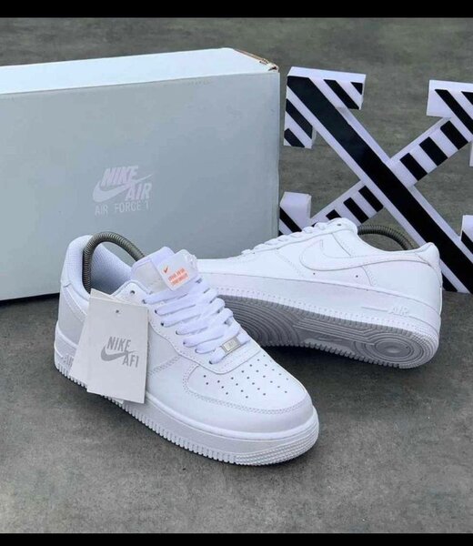 NIKE AIRFORCE ALL WHITE