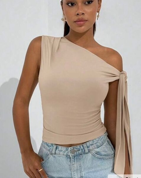 Top asymétrique élégant pour femme
