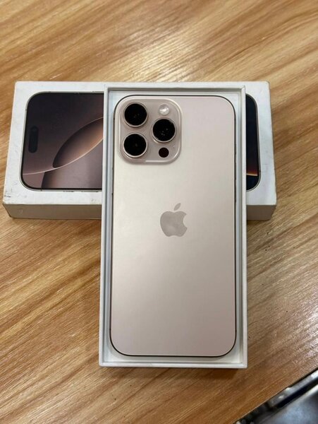 iPhone 16 pro Max 256gb désert