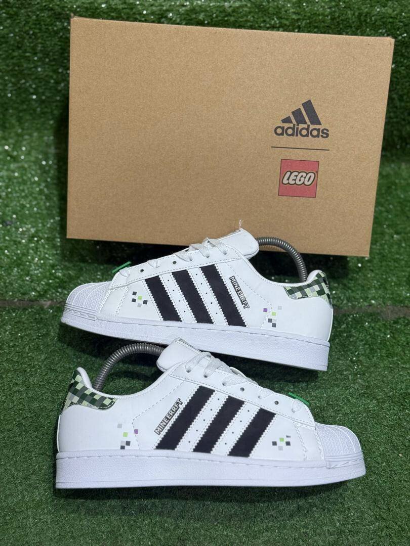 Baskets LEGO x Adidas