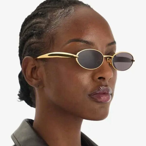 Lunettes de soleil ovales stylisées