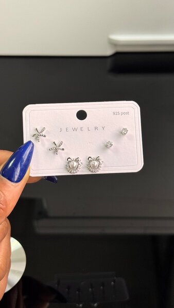 Boucles d'oreilles minimalistes