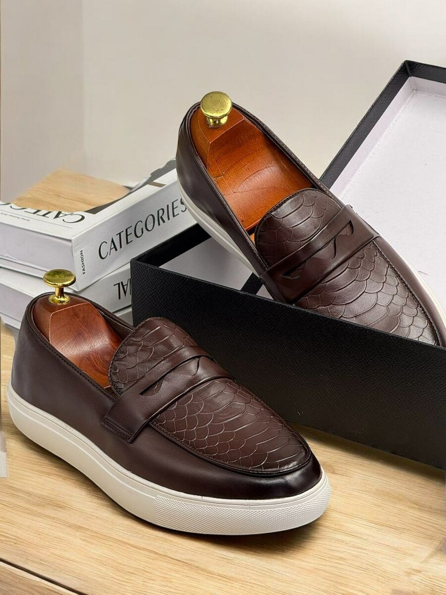 CLARKS CLASSIC WEAR