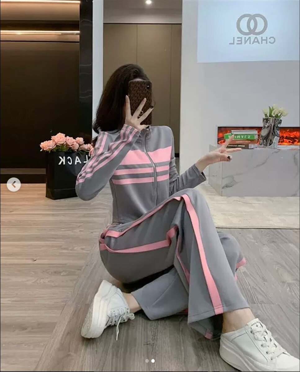 Женский спортивный костюм