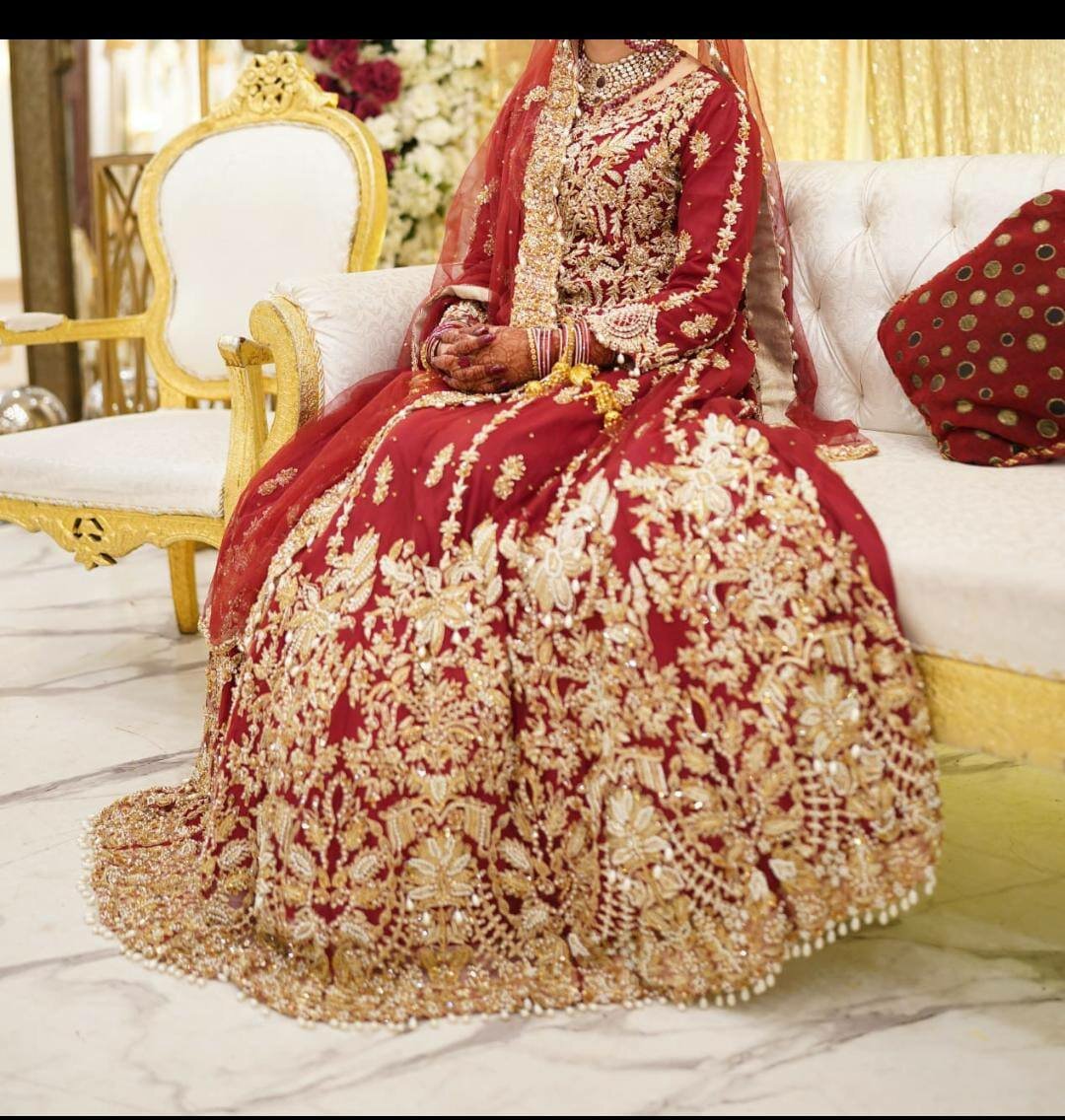 Preloved dress only wore for 3 hours