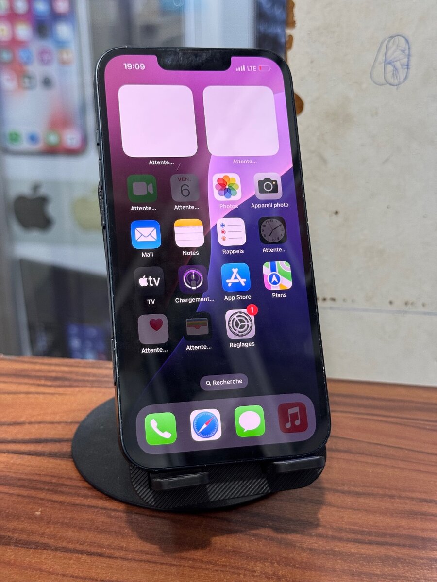 iPhone 11 64gb propre ( vendu avec reçu )