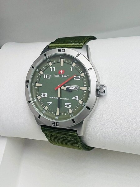 Montre acier inoxydable résistant à l'eau