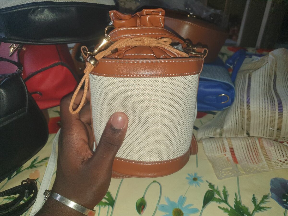 Sacs à main tendance en cuir et toile