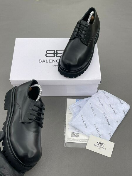 Chaussures élégantes en cuir noir