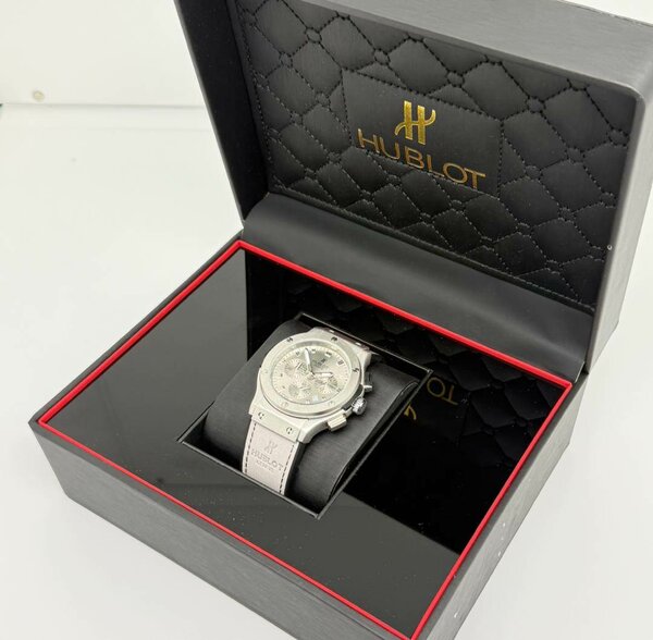Montre élégante Hublot Homme