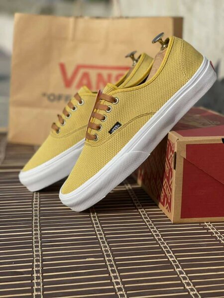 Baskets jaunes Vans décontractées
