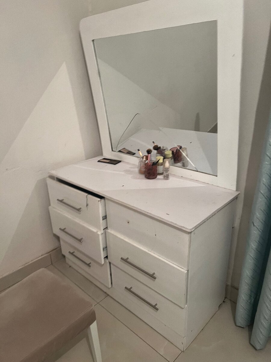 Dressing table