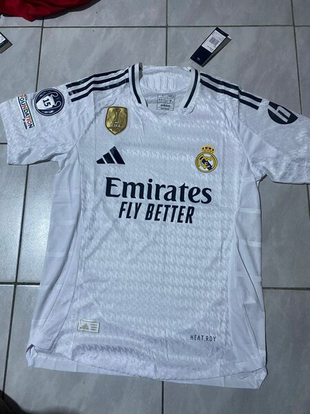 Maillots de football authentiques