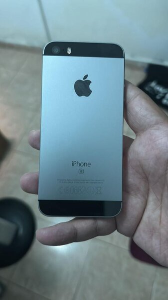 iPhone SE 128 GB
