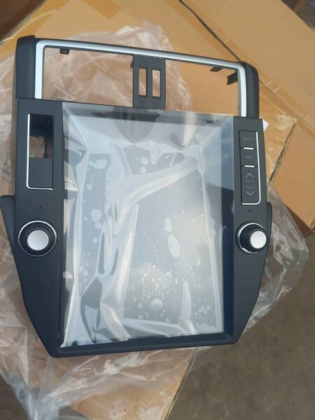 Toyota LandCruiser Prado tesla