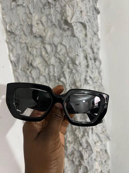 Lunettes de soleil carrées élégantes