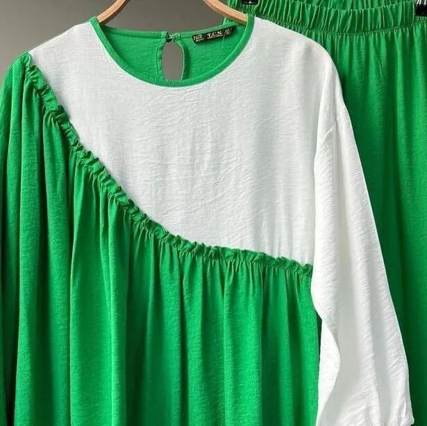 Ensemble tunique et jupe élégant