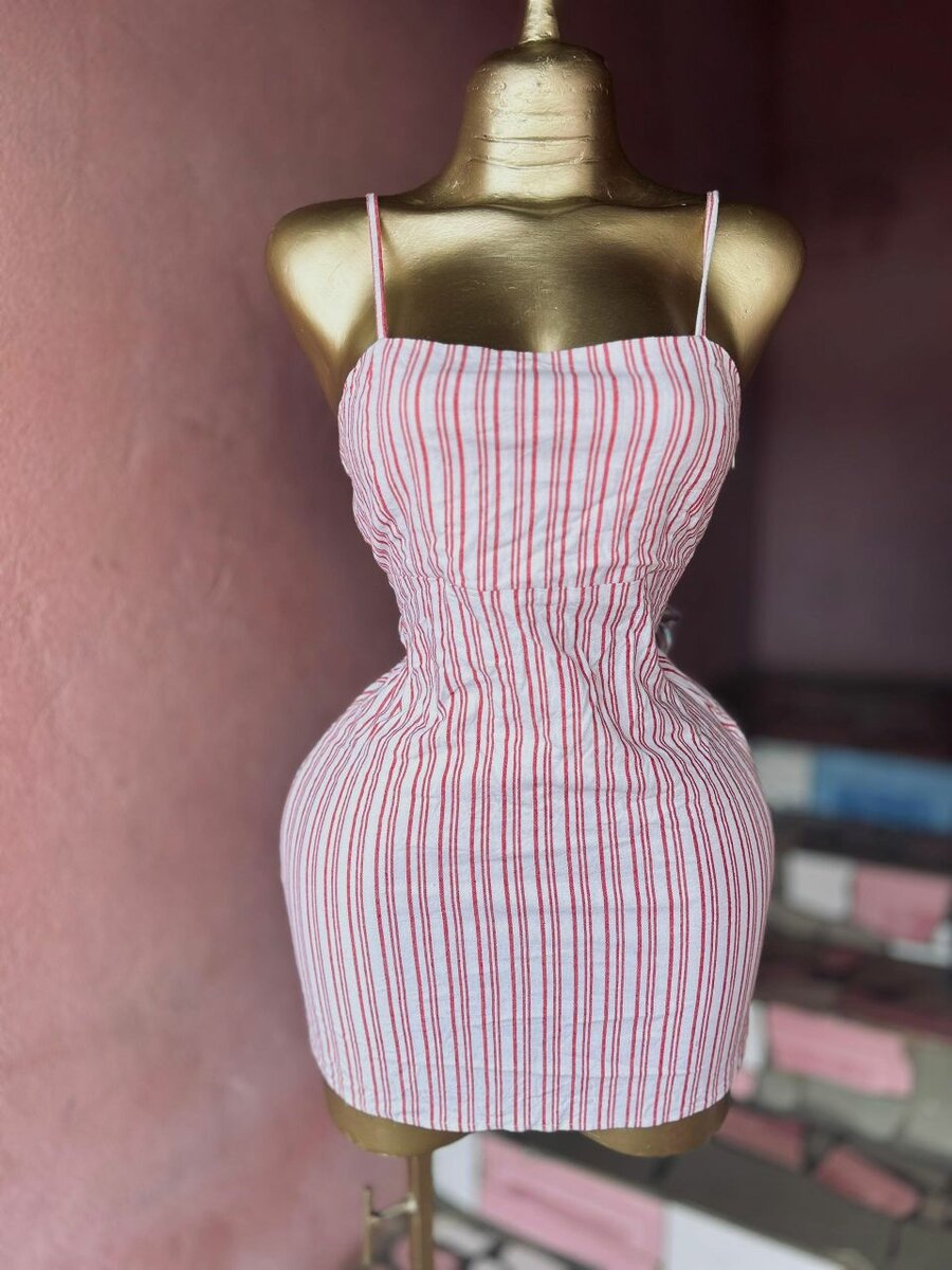 Robe élégante à volants