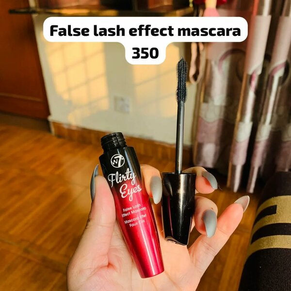 False lash effect mascara
