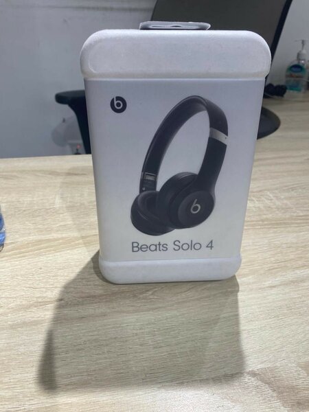 Beats Solo 4