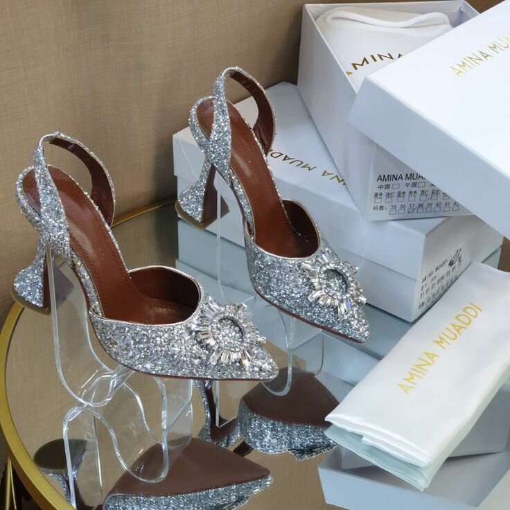 Ladies heeled sandals