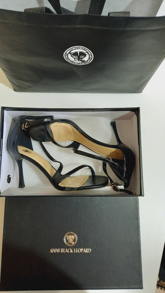 Элегантные босоножки