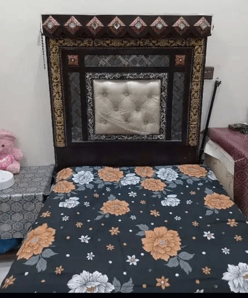 Single used bed condition 10/7