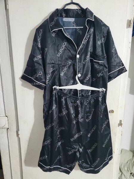 Pyjama en satin Balenciaga