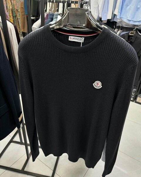 Шикарные кофты Moncler