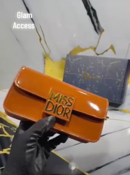 Sac à main Miss Dior élégant