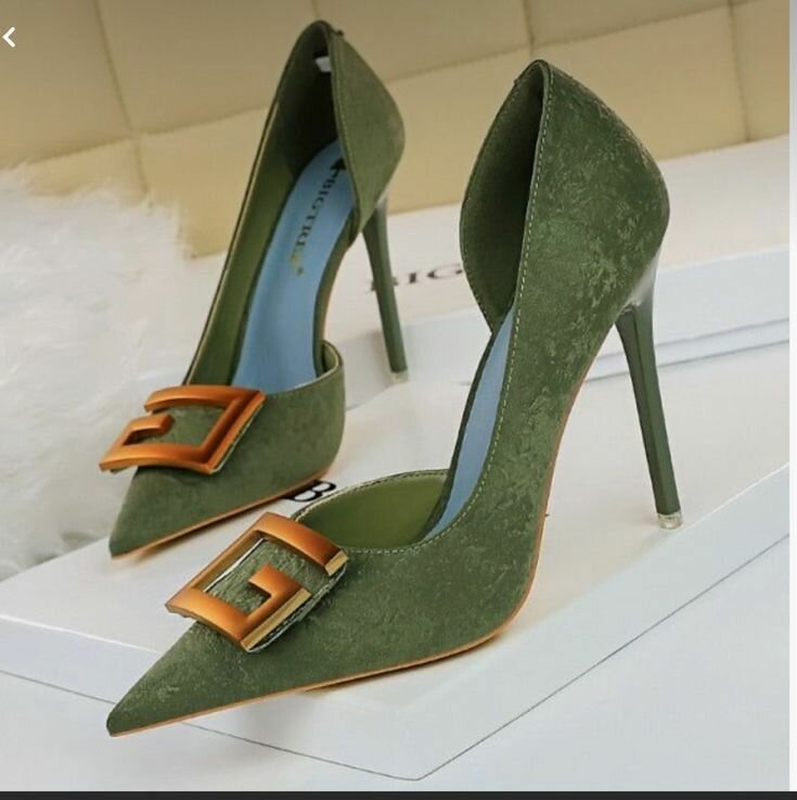 Ladies heel