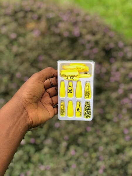 Ongles Pressés Colorés