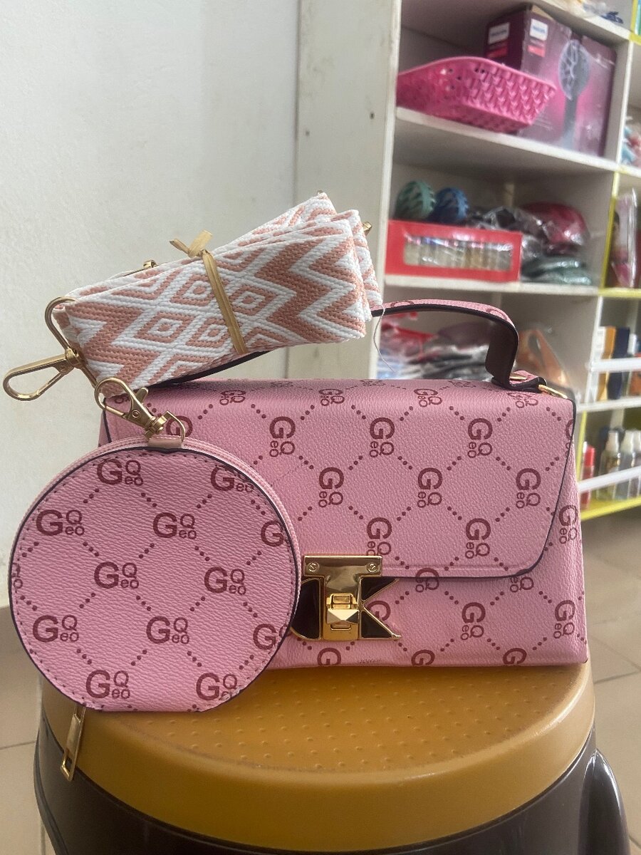 Sac à main tendance avec pochette