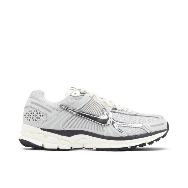 NIKE ZOOM VOMERO 5 PHOTON DUST
