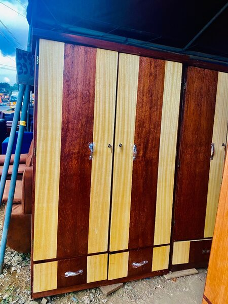 Armoire en bois élégante