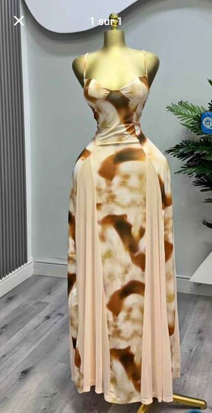 Robe longue élégante à motifs