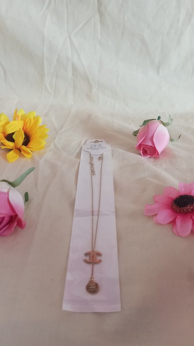 Collier pendentif élégant