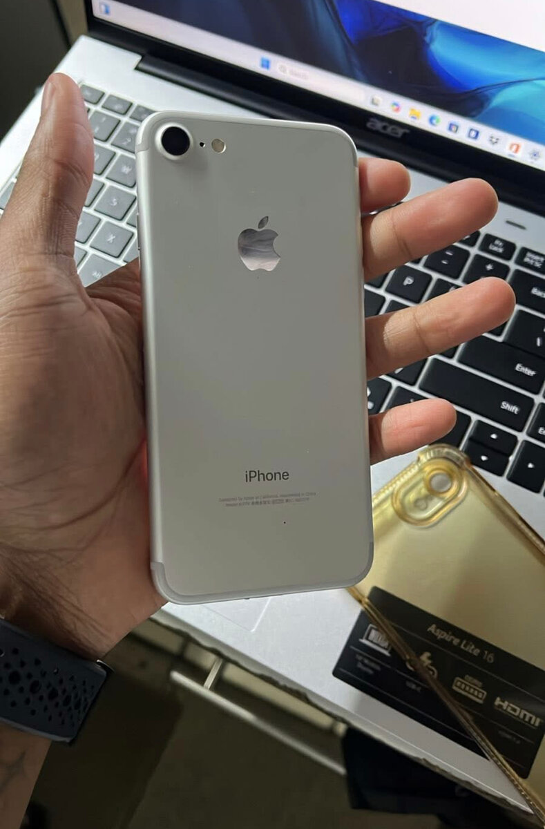 iPhone 7 argent 32 Go débloqué