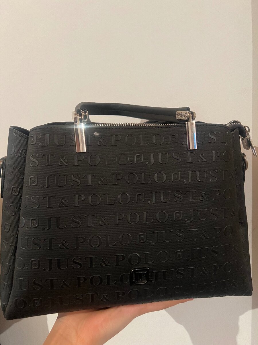 Сумка в черном цвете