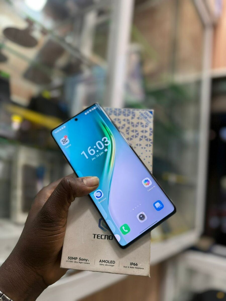 Tecno Camon 40 pro 256 giga