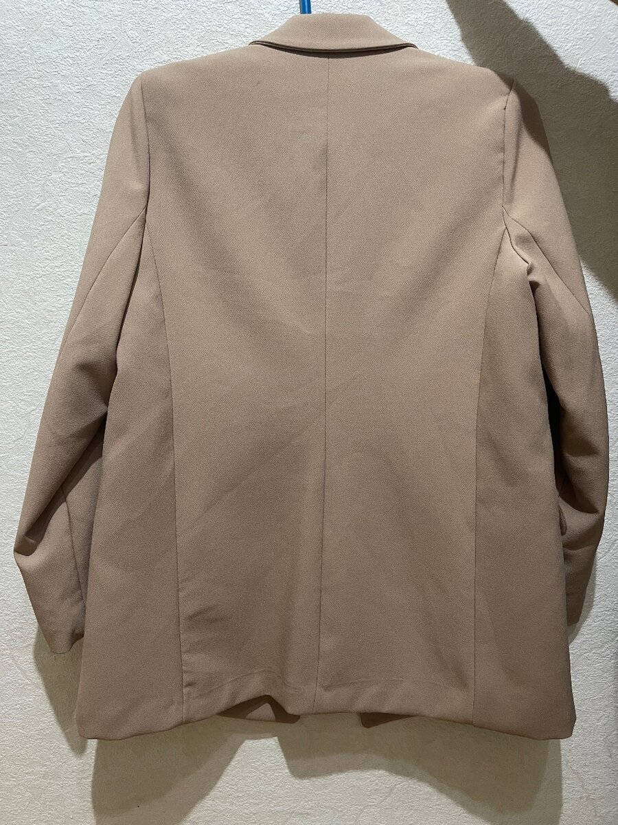 Бежевый пиджак в размере М