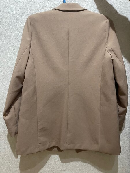 Бежевый пиджак в размере М