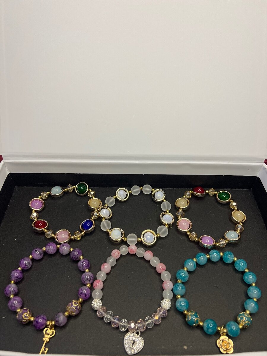 Bracelets colorés en perles