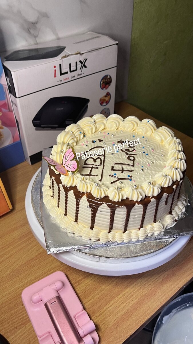 Gâteau d'anniversaire décoré