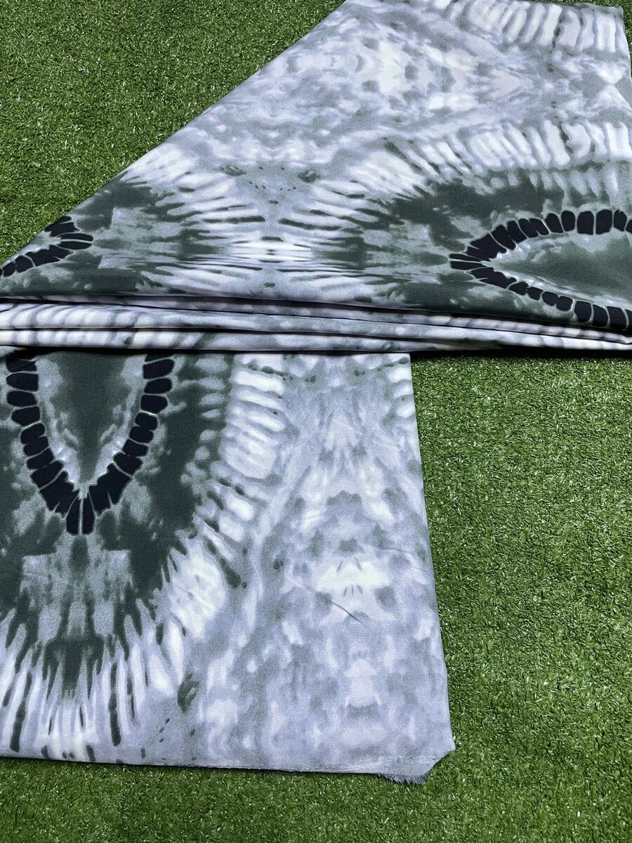 Tissu élégant à motifs variés