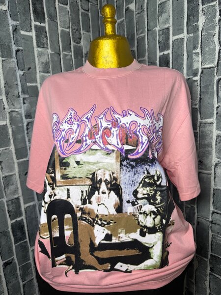 T-shirt rose imprimée artistique
